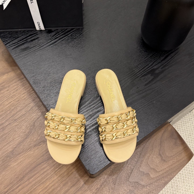 Ch**el slippers